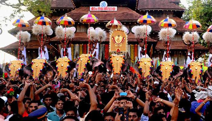 புகழ்பெற்ற பூரம் திருவிழா வெகுவிமர்சையாக துவங்கியது! புகழ்பெற்ற பூரம் திருவிழா வெகுவிமர்சையாக துவங்கியது!