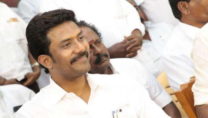 தேனி தொகுதியில் அறிமுக நாயகன் ரவீந்திரநாத் முன்னிலை... தேனி தொகுதியில் அறிமுக நாயகன் ரவீந்திரநாத் முன்னிலை...