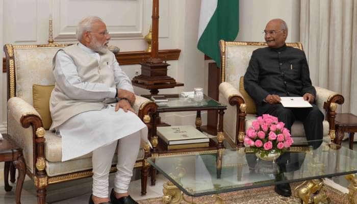 16-வது மக்களவை கலைப்பு; பிரதமர் பதவியை ராஜினாமா செய்தார் மோடி... 16-வது மக்களவை கலைப்பு; பிரதமர் பதவியை ராஜினாமா செய்தார் மோடி...