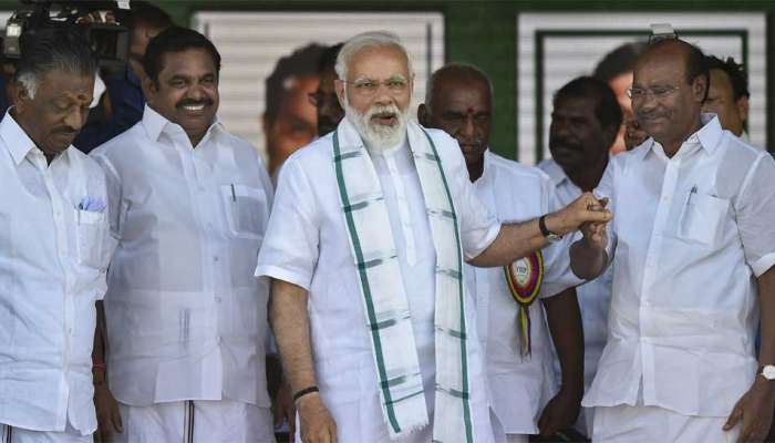 மோடி பதவியேற்பு விழாவில் தமிழக முதல்வர் OPS, EPS பங்கேற்பு.... மோடி பதவியேற்பு விழாவில் தமிழக முதல்வர் OPS, EPS பங்கேற்பு....