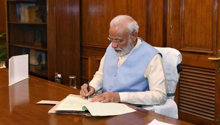 மோடி அமைச்சரவையின் முதல் கூட்டத்தில் தியாகிகளின் பிள்ளைகளுக்கு சிறப்பு பரிசு மோடி அமைச்சரவையின் முதல் கூட்டத்தில் தியாகிகளின் பிள்ளைகளுக்கு சிறப்பு பரிசு