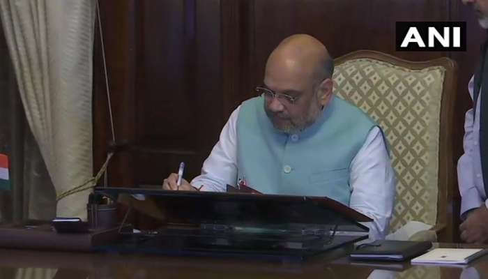 மத்திய உள்துறை அமைச்சராக பதவியேற்றார் BJP தலைவர் அமித் ஷா! மத்திய உள்துறை அமைச்சராக பதவியேற்றார் BJP தலைவர் அமித் ஷா!