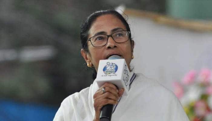 மம்தாவுக்கு 10 லட்சம் 'ஜெய் ஸ்ரீ ராம்' தபால் அட்டையை அனுப்பும் BJP! மம்தாவுக்கு 10 லட்சம் 'ஜெய் ஸ்ரீ ராம்' தபால் அட்டையை அனுப்பும் BJP!