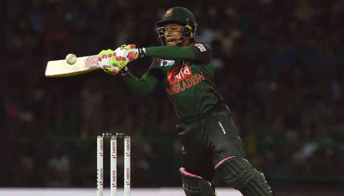ICC World Cup 2019: வங்கதேசதிற்கு எதிரான போட்டியில் தென்னாப்பிரிக்காவுக்கு 331 ரன்கள் இலக்கு!! ICC World Cup 2019: வங்கதேசதிற்கு எதிரான போட்டியில் தென்னாப்பிரிக்காவுக்கு 331 ரன்கள் இலக்கு!!