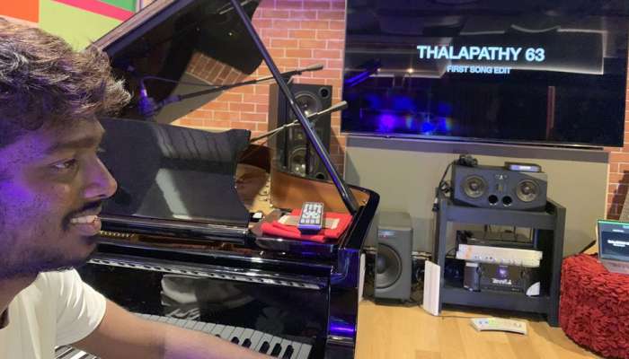 தளபதி விஜய் ரசிகர்களுக்கு இன்ப அதிர்ச்சி அளித்த AR ரகுமான்... தளபதி விஜய் ரசிகர்களுக்கு இன்ப அதிர்ச்சி அளித்த AR ரகுமான்...