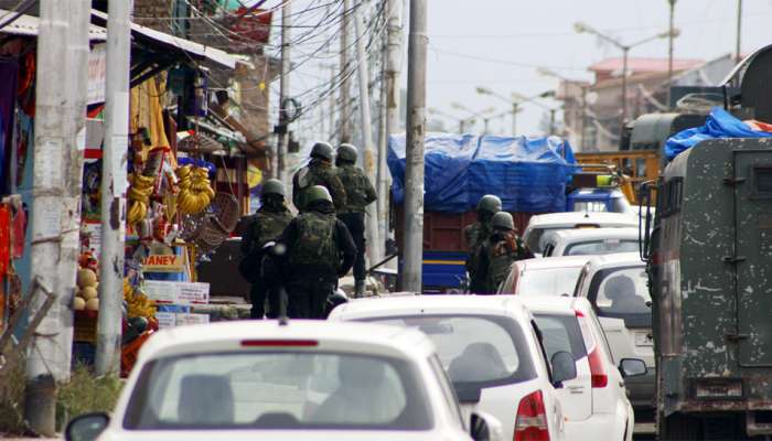 ஜம்மு காஷ்மீர் பயங்கரவாத தாக்குதல்; 5 CRPF வீரர்கள் பலி! title=