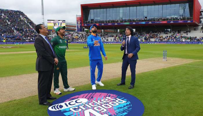 #WorldCup2019: பாகிஸ்தானுக்கு எதிரான போட்டியில் இந்திய அணி பேட்டிங்.. #WorldCup2019: பாகிஸ்தானுக்கு எதிரான போட்டியில் இந்திய அணி பேட்டிங்..