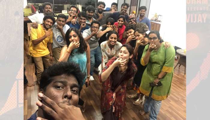 விசில் பறக்கவிடும் “பிகில்” படக்குழு; மேலும் ஒரு போஸ்டர் வெளியிடு!! விசில் பறக்கவிடும் “பிகில்” படக்குழு; மேலும் ஒரு போஸ்டர் வெளியிடு!!