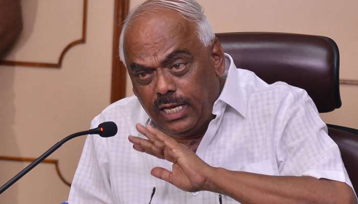 அதிருப்தி எம்.எல்.ஏக்களை எச்சரித்த கர்நாடகா சபாநாயகர் ரமேஷ் குமார் அதிருப்தி எம்.எல்.ஏக்களை எச்சரித்த கர்நாடகா சபாநாயகர் ரமேஷ் குமார்