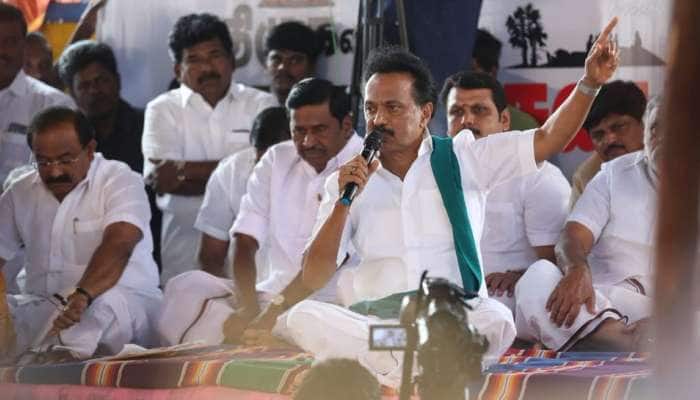 பாலாற்றின் குறுக்கே 22 தடுப்பணைகள், வேடிக்கைப் பார்க்கும் அதிமுக! பாலாற்றின் குறுக்கே 22 தடுப்பணைகள், வேடிக்கைப் பார்க்கும் அதிமுக!