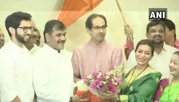 மும்பை NCP தலைவர் சச்சின் அஹிர் சிவசேனா கட்சியில் இணைவு! மும்பை NCP தலைவர் சச்சின் அஹிர் சிவசேனா கட்சியில் இணைவு!