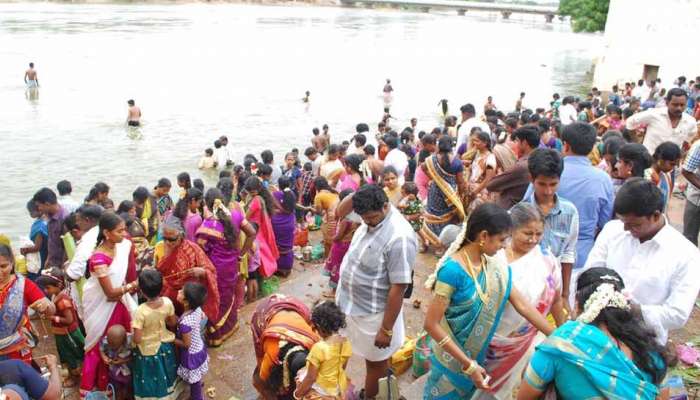 தமிழகம் முழுதும் ஆடிப்பெருக்கு விழா உற்சாகக் கொண்டாட்டம்! தமிழகம் முழுதும் ஆடிப்பெருக்கு விழா உற்சாகக் கொண்டாட்டம்!