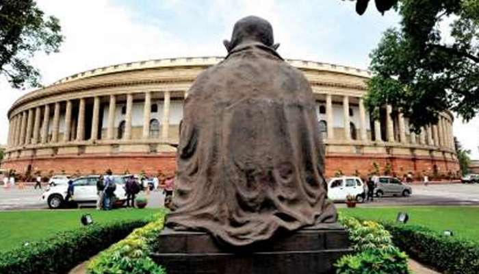 ஜம்மு காஷ்மீர் மசோதா மக்களவையில் நிறைவேற்றம்: ஆதரவு 370; எதிர்ப்பு 70 ஜம்மு காஷ்மீர் மசோதா மக்களவையில் நிறைவேற்றம்: ஆதரவு 370; எதிர்ப்பு 70