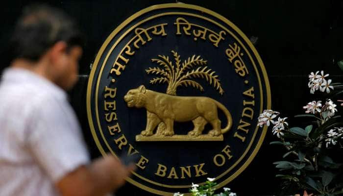 வங்கிகளின் குறுகிய கால கடன் வட்டியை 0.35% குறைத்தது ரிசர்வ் வங்கி! வங்கிகளின் குறுகிய கால கடன் வட்டியை 0.35% குறைத்தது ரிசர்வ் வங்கி!