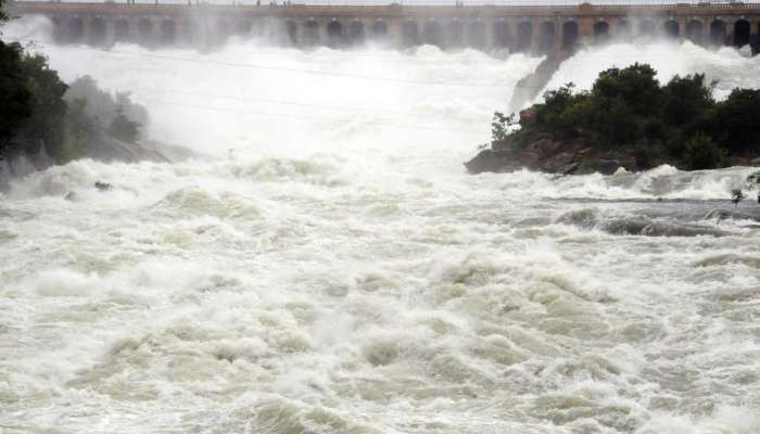 மேட்டூர் அணையின் நீர்மட்டம் உயர்வு; கிராம மக்களுக்கு எச்சரிக்கை!! மேட்டூர் அணையின் நீர்மட்டம் உயர்வு; கிராம மக்களுக்கு எச்சரிக்கை!!