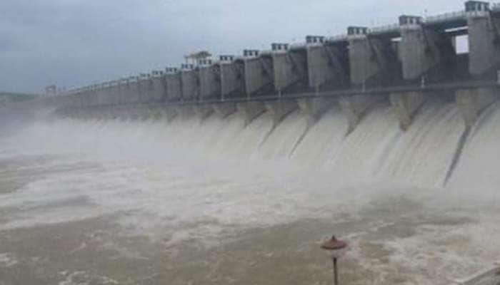 மேட்டூர் அணை படிப்படியாக உயர்வு; கிராம மக்களுக்கு வெள்ள அபாய எச்சரிக்கை!!