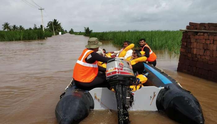 கர்நாடகாவில் விடாது பெய்யும் மழை, அதிகரிக்கும் உயிர் பலி! கர்நாடகாவில் விடாது பெய்யும் மழை, அதிகரிக்கும் உயிர் பலி!