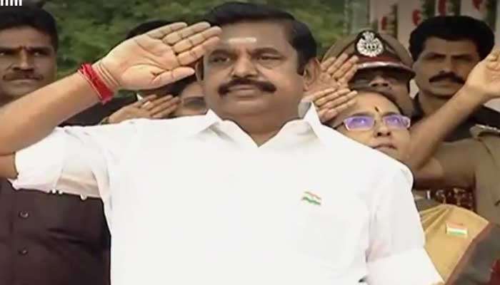 தமிழக முதல்வர் பழனிசாமி சென்னை கோட்டையில் தேசிய கொடியை ஏற்றினார் தமிழக முதல்வர் பழனிசாமி சென்னை கோட்டையில் தேசிய கொடியை ஏற்றினார்