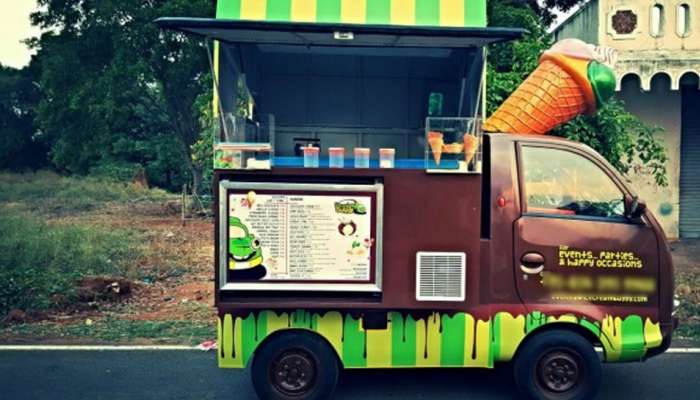 Ice cream வாங்க அனுமதிக்காத காதலனை கத்தியால் குத்திய காதலி! Ice cream வாங்க அனுமதிக்காத காதலனை கத்தியால் குத்திய காதலி!