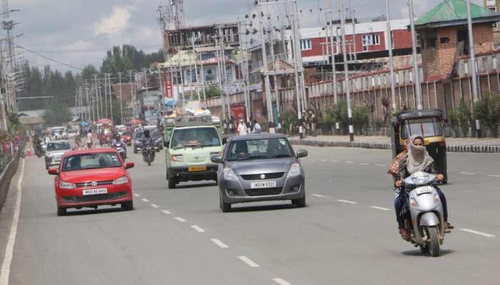 J&amp;K-வில் பள்ளி, கல்லூரிகள் மற்றும் அரசு அலுவலகங்கள் மீண்டும் திறப்பு!