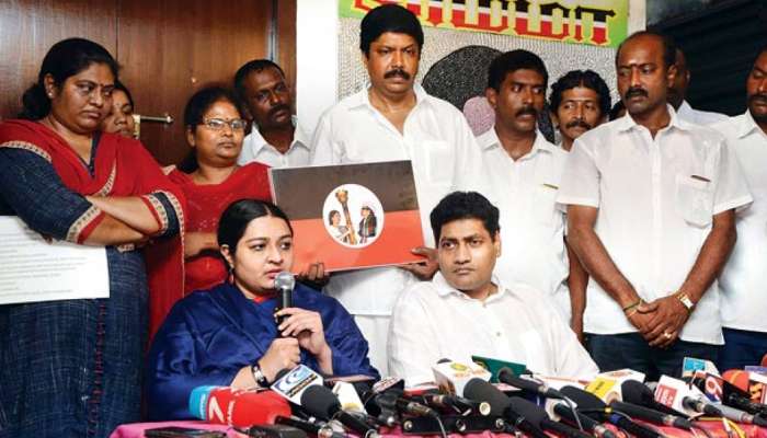 தாய் கழகத்தில் இணைகிறது MGR அம்மா தீபா பேரவை! தாய் கழகத்தில் இணைகிறது MGR அம்மா தீபா பேரவை!
