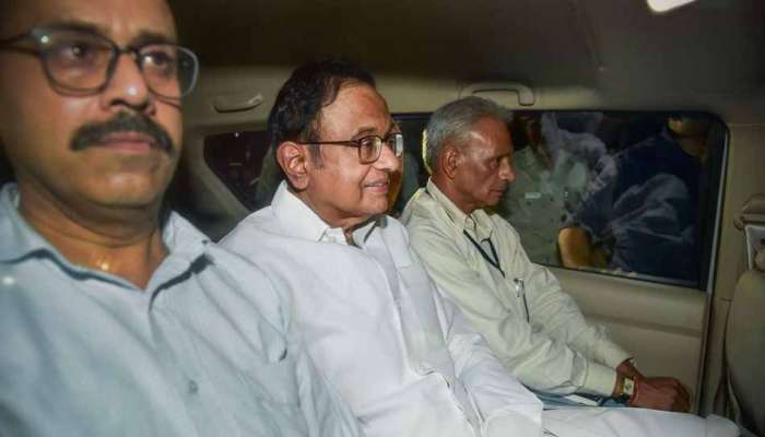 ப.சிதம்பரத்தை 5 நாள் காவலில் எடுத்து விசாரிக்க CBI-க்கு நீதிமன்றம் அனுமதி! ப.சிதம்பரத்தை 5 நாள் காவலில் எடுத்து விசாரிக்க CBI-க்கு நீதிமன்றம் அனுமதி!