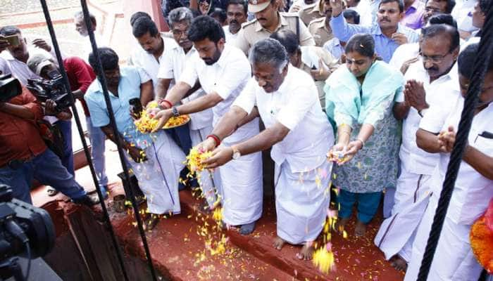 கம்பம் பள்ளத்தாக்கு பாசனத்திற்கு முல்லைப் பெரியாறு அணை திறப்பு! title=