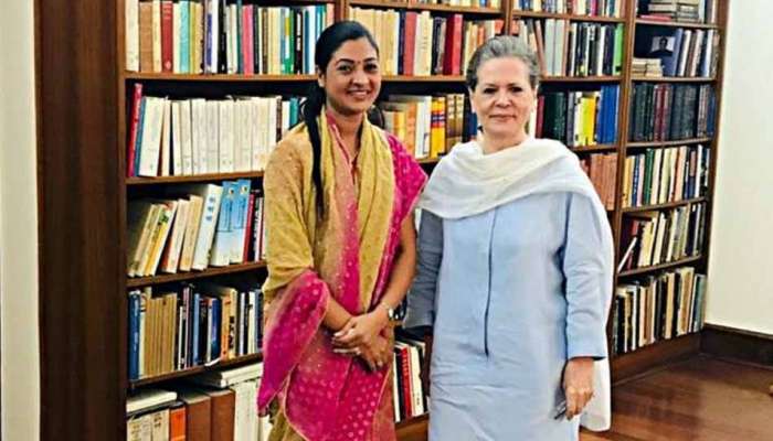 ஆம் ஆத்மி பெண் எம்.எல்.ஏ ஆல்கா லம்லா காங்கிரஸ் கட்சியில் இணைவு! ஆம் ஆத்மி பெண் எம்.எல்.ஏ ஆல்கா லம்லா காங்கிரஸ் கட்சியில் இணைவு!