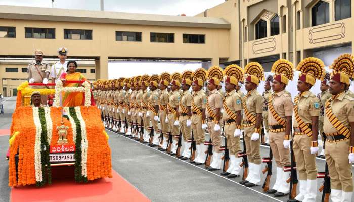 தெலங்கானா மாநில ஆளுநராக பதவியேற்றார் தமிழிசை! தெலங்கானா மாநில ஆளுநராக பதவியேற்றார் தமிழிசை!