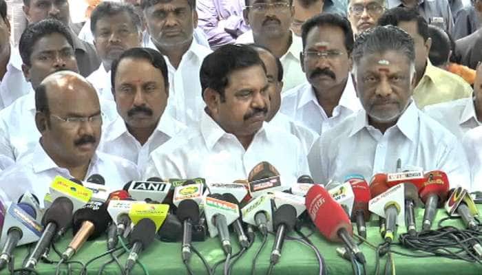கட்சி நிகழ்ச்சிகள், இல்ல நிகழ்ச்சிகளில் பேனர் வைப்பதை நிறுத்த வேண்டும்: ADMK கட்சி நிகழ்ச்சிகள், இல்ல நிகழ்ச்சிகளில் பேனர் வைப்பதை நிறுத்த வேண்டும்: ADMK