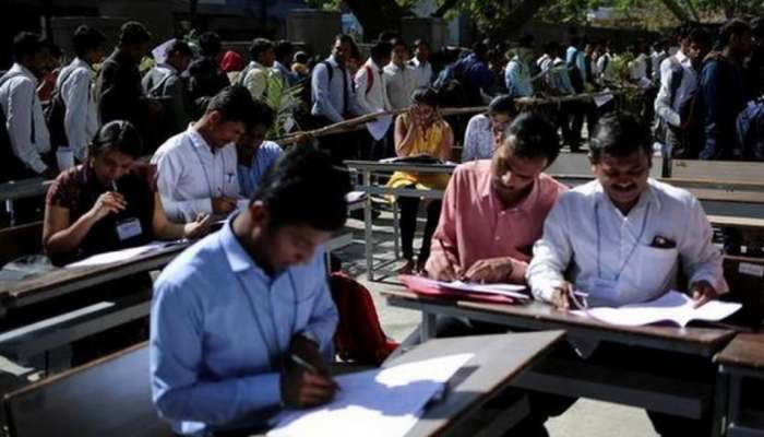 பண்டிகைகள் எதிர்வரும் நிலையில், அரசு ஊழியர்களுக்கு ஊதிய உயர்வு! பண்டிகைகள் எதிர்வரும் நிலையில், அரசு ஊழியர்களுக்கு ஊதிய உயர்வு!
