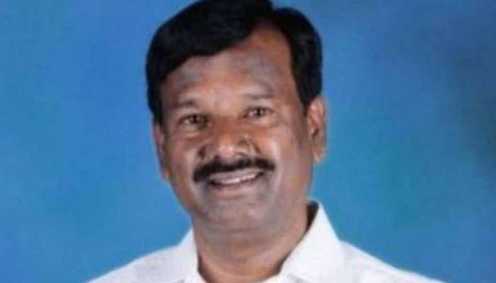 ‘தீண்டத்தகாதவர்’ என கூறி ஊருக்குள் செல்ல தலித் MP-க்கு அனுமதி மறுப்பு! ‘தீண்டத்தகாதவர்’ என கூறி ஊருக்குள் செல்ல தலித் MP-க்கு அனுமதி மறுப்பு!