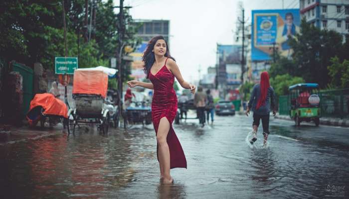 ‘பேரழிவில் ஒரு தேவதை’ - மழை வெள்ளத்தில் ஒரு Photoshoot...! ‘பேரழிவில் ஒரு தேவதை’ - மழை வெள்ளத்தில் ஒரு Photoshoot...!