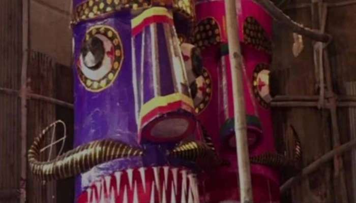தசரா உருவ பொம்மைகளை பரம்பரையாக உருவாக்கும் முஸ்லீம் ஆண்! தசரா உருவ பொம்மைகளை பரம்பரையாக உருவாக்கும் முஸ்லீம் ஆண்!