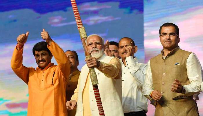 மின்சாரம், நீரை சேமிக்க நாட்டு மக்கள் உறுதி ஏற்க வேண்டும்: மோடி!! மின்சாரம், நீரை சேமிக்க நாட்டு மக்கள் உறுதி ஏற்க வேண்டும்: மோடி!!