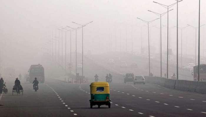 டெல்லியில் களைகட்டிய தீபாவளி கொண்டாட்டம்; மோசமான காற்றின் தரம்!