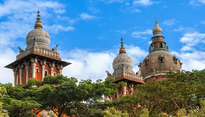 ஜெ., கதையை வைத்து படம் எடுக்கும் 3 இயக்குநர்களுக்கு நோட்டீஸ்... ஜெ., கதையை வைத்து படம் எடுக்கும் 3 இயக்குநர்களுக்கு நோட்டீஸ்...