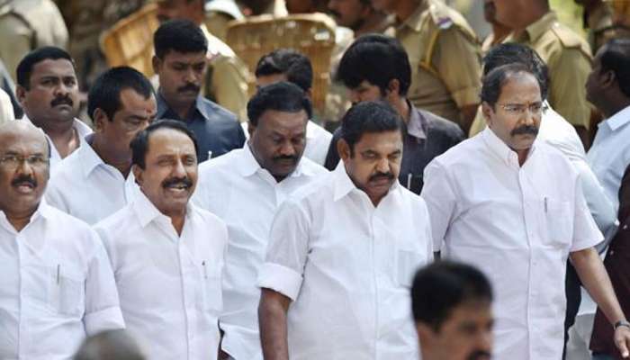 தமிழகத்தில் கால்நடைகளுக்கான ஆம்புலன்ஸ் சேவையை தொடங்கி வைத்தார் EPS தமிழகத்தில் கால்நடைகளுக்கான ஆம்புலன்ஸ் சேவையை தொடங்கி வைத்தார் EPS