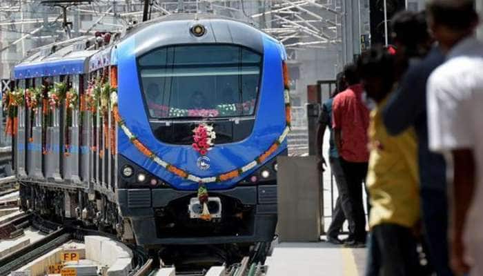 மெட்ரோ பயணிகளுக்கு 50 சதவிகிதம் அதிரடி கட்டண சலுகை அறிவிப்பு..! மெட்ரோ பயணிகளுக்கு 50 சதவிகிதம் அதிரடி கட்டண சலுகை அறிவிப்பு..!