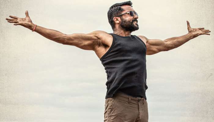 அயன் பட லுக்கில் வெளியான சூர்யாவின் ‘சூரரைப் போற்று’ ஃபர்ஸ்ட் லுக்! அயன் பட லுக்கில் வெளியான சூர்யாவின் ‘சூரரைப் போற்று’ ஃபர்ஸ்ட் லுக்!