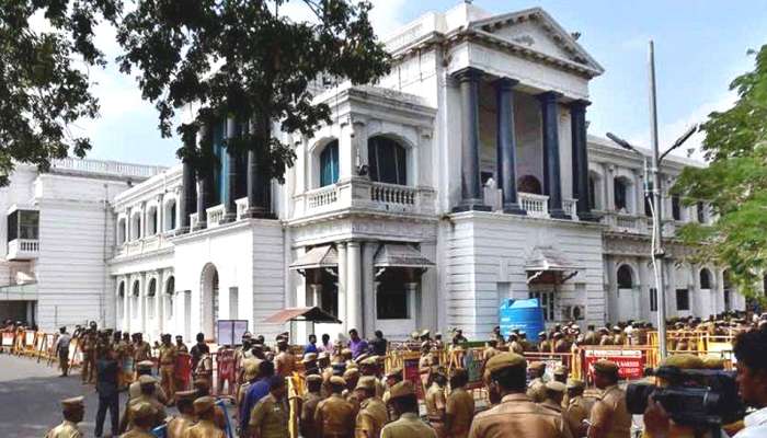 வாய் பேச முடியாதோர், தொழு நோயாளிகளும் தேர்தலில் போட்டியிடலாம்: TN Govt வாய் பேச முடியாதோர், தொழு நோயாளிகளும் தேர்தலில் போட்டியிடலாம்: TN Govt