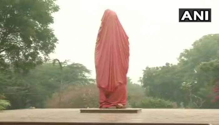JNU-வில் சுவாமி விவேகானந்தரின் சிலை உடைப்பு; அதன் மீது அநாகரீகமான கருத்து எழுதினர்