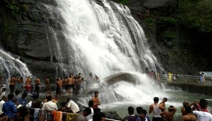 குற்றாலம் மெயின் அருவியில் சுற்றுலாப் பயணிகள் குளிக்க அனுமதி! title=