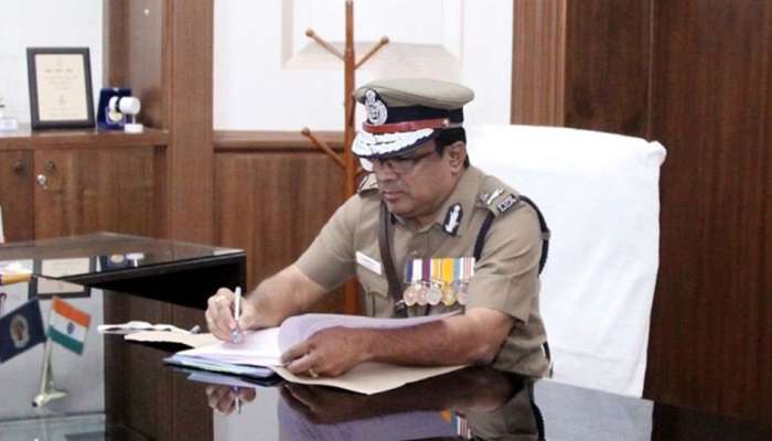 காவல் துறையில் இனி தமிழ் தழைக்கட்டும்... இராமதாசு பாராட்டு! காவல் துறையில் இனி தமிழ் தழைக்கட்டும்... இராமதாசு பாராட்டு!