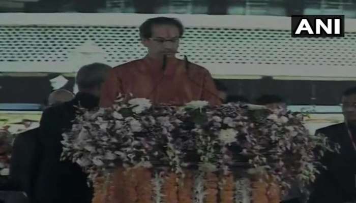 மகாராஷ்டிராவின் 18வது முதலமைச்சராக பதவியேற்றார் உத்தவ் தாக்கரே..! மகாராஷ்டிராவின் 18வது முதலமைச்சராக பதவியேற்றார் உத்தவ் தாக்கரே..!