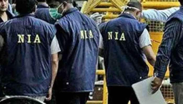 திருச்சி: பட்டதாரி வாலிபர் வீட்டில் NIA அதிகாரிகள் சோதனை திருச்சி: பட்டதாரி வாலிபர் வீட்டில் NIA அதிகாரிகள் சோதனை