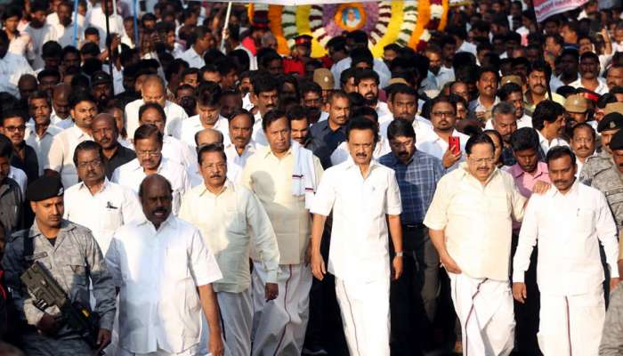 தேர்தல் ஆணையத்தின் புதிய தேர்தல் அறிவிப்புக்கு திமுக கண்டனம்! தேர்தல் ஆணையத்தின் புதிய தேர்தல் அறிவிப்புக்கு திமுக கண்டனம்!