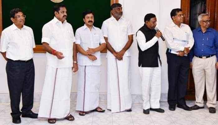 பன்னடுக்குமாடி குடியிருப்புகளை திறந்து வைத்தார் முதல்வர் பழனிசாமி... பன்னடுக்குமாடி குடியிருப்புகளை திறந்து வைத்தார் முதல்வர் பழனிசாமி...
