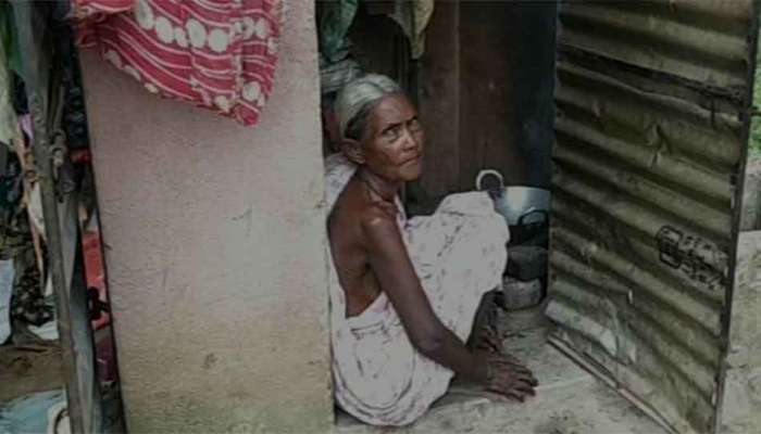 3 வருடமாக டாய்லெட்டில் வசிக்கும் மூதாட்டி!! 3 வருடமாக டாய்லெட்டில் வசிக்கும் மூதாட்டி!!