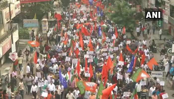 குடியுரிமை சட்டத்திற்கு ஆதரவாக நாடு முழுவதும் ஆயிரக்கணக்கான மக்கள் பேரணி title=